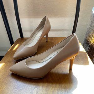 Cole Haan Grand Ambition Nude Amphora Leather Pumps (size 7M) - New In Box